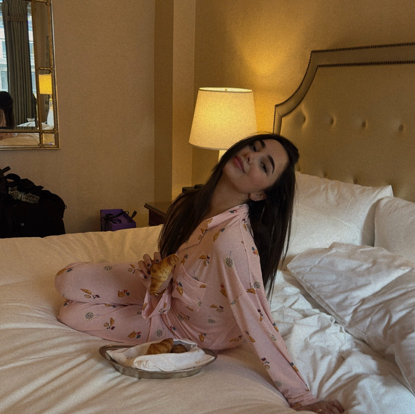 @lounge_ currently have up to 70% off for Black Friday, hurry !! 🥐☕️💕 ad