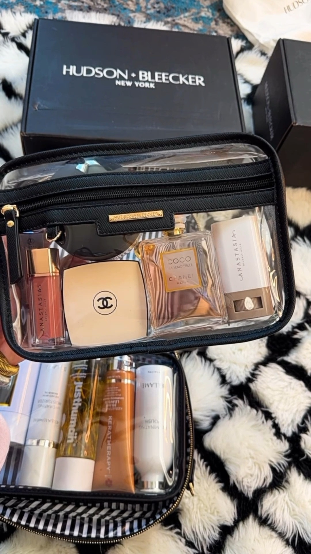 Travel must-haves #hudsonandbleecker #beauty #travel #beautyessential #travelmusthave

#LTKTravel #LTKSwim #LTKBeauty