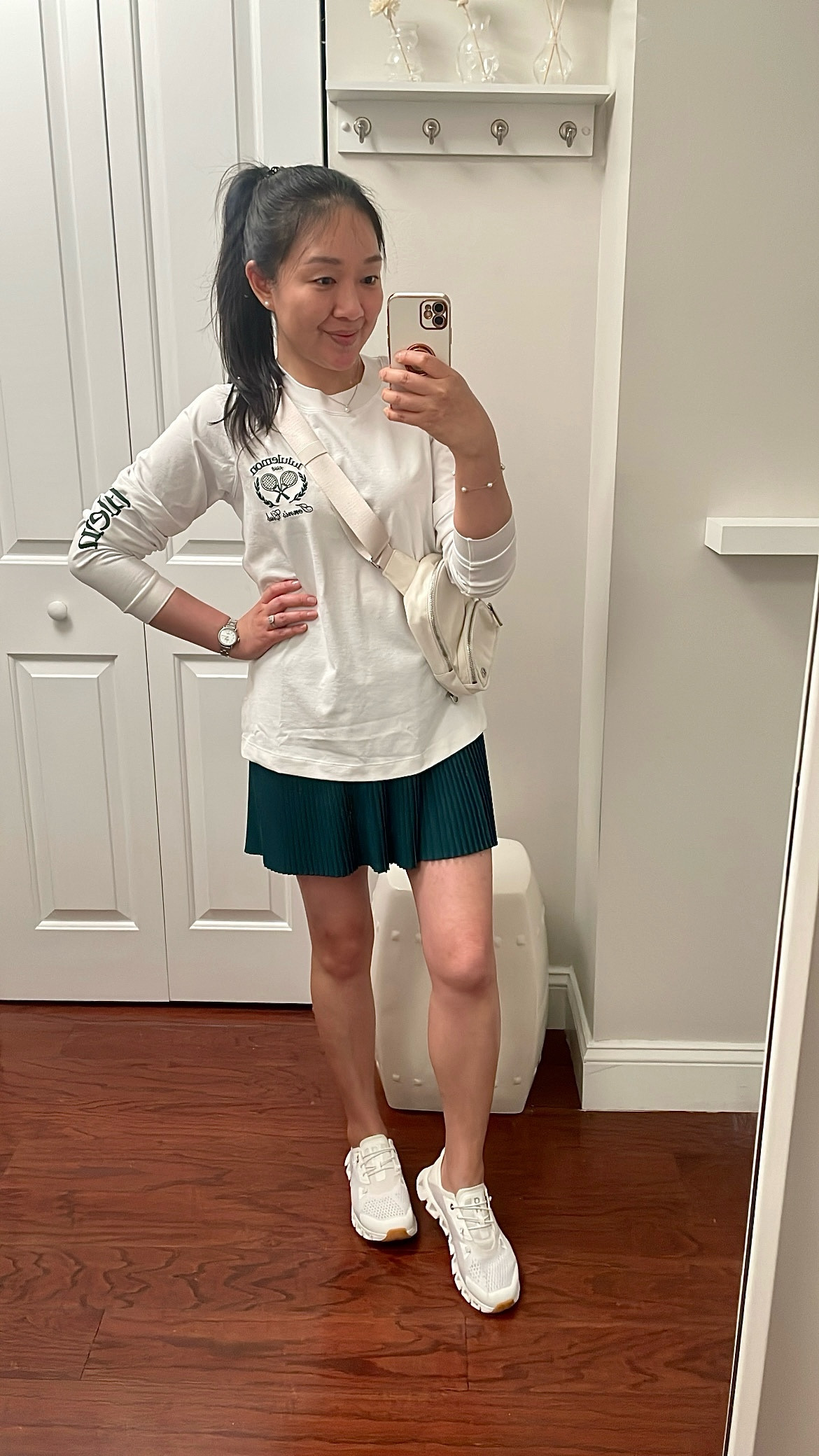 Athleisure outfit

Lululemon tshirt in size 4 (I sized up for a looser fit)
Pleated skirt in size XS

I'm 5' 2.5" and currently 119 pounds

#LTKFindsUnder100 #LTKOver40 #LTKActive