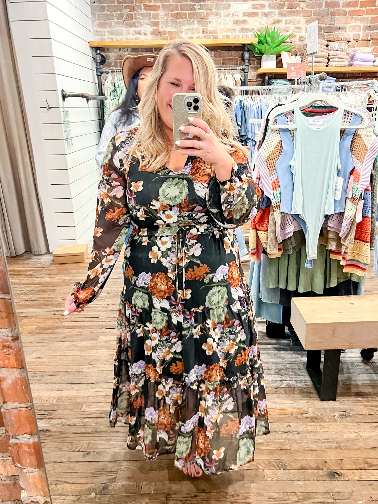 Wearing a large. Code vinicky20 for 20% off! 



#LTKStyleTip #LTKSeasonal #LTKMidsize