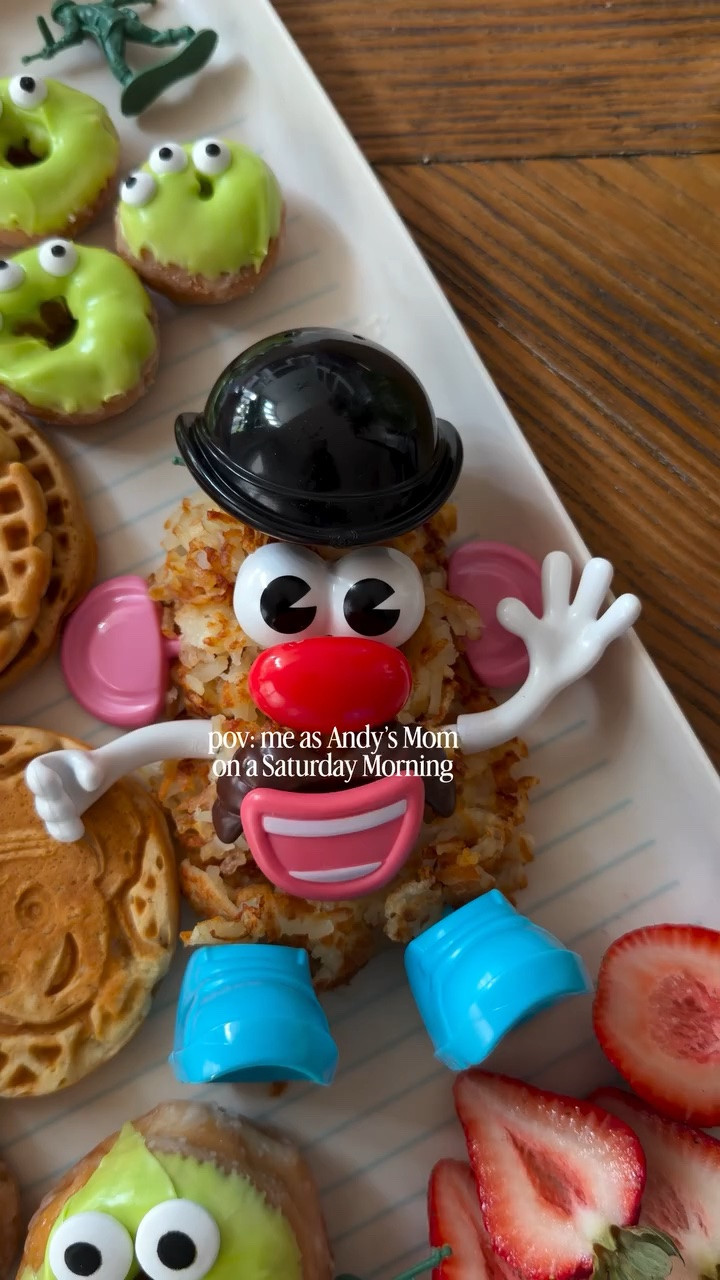 The hashbrowns Mr. Potato Head 🤣🥸🥔 We cannot wait for @toystory 5!!!