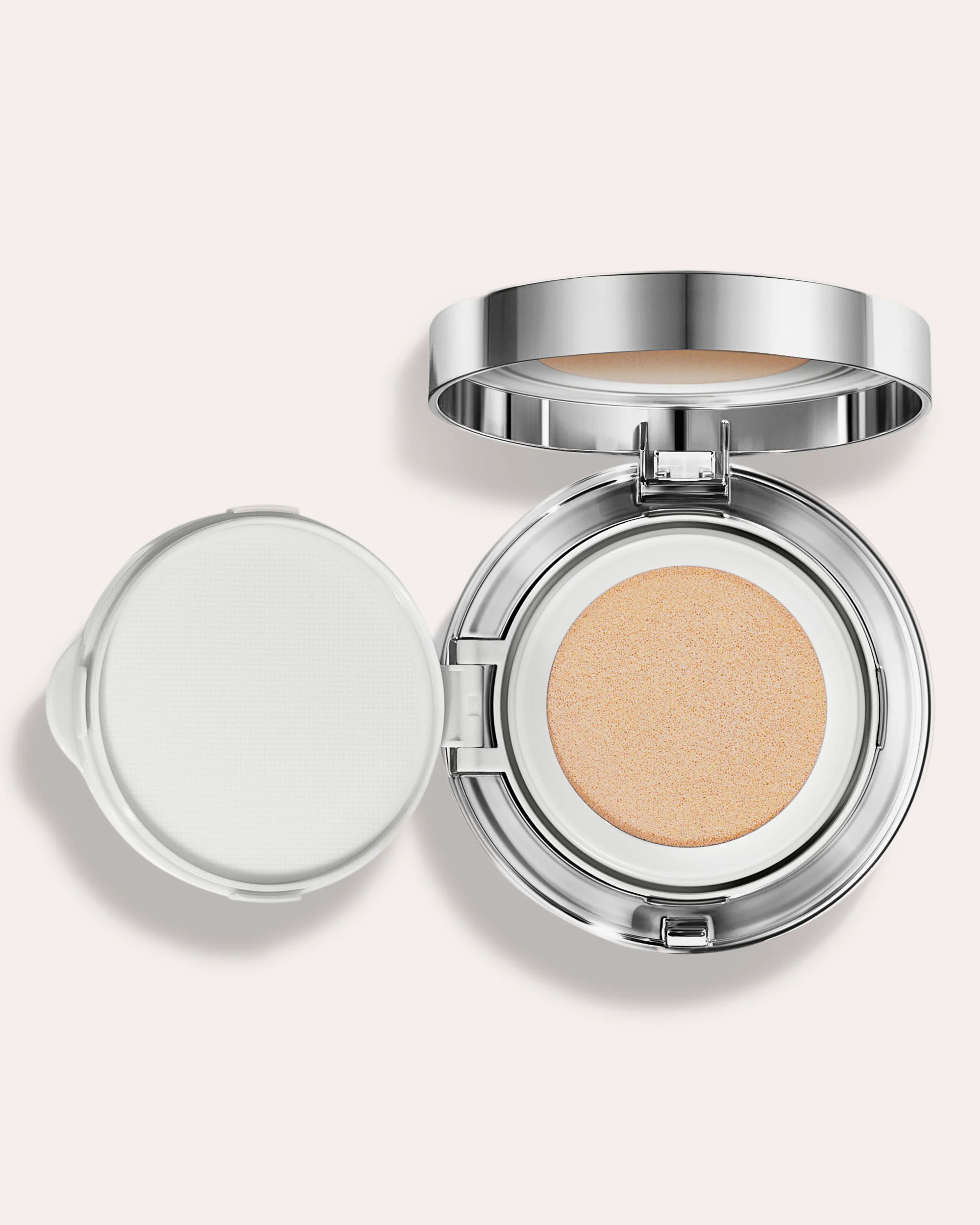 Chantecaille Women's Cushion Future Skin Skincare Foundation in Alabaster | Olivela