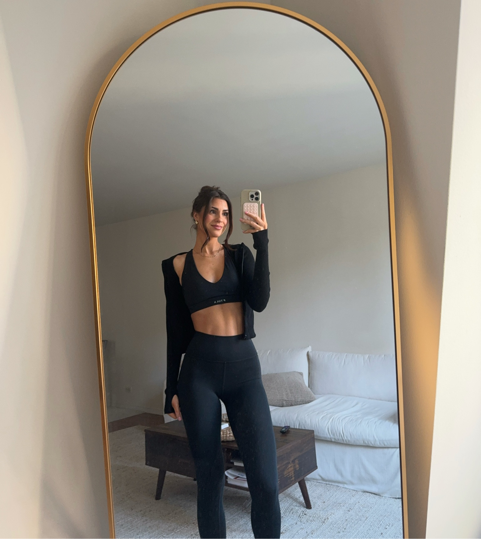 Love an all black workout fit🖤 the zip up is from Aritzia it’s the “Sunday Best” sweater zip up but they don’t sell it anymore :(