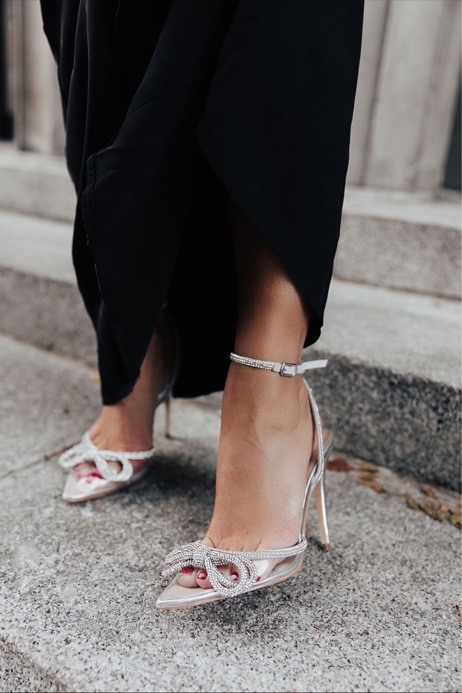 Gracia Heels - Journee Shoe Collection 

Bow Heels 



#LTKshoecrush #LTKunder100 #LTKHoliday