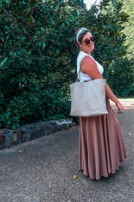 Who else loves maxi skirts to transition into fall? Add a Jean jacket and 🙌🏼 

And this tote bag is my new favorite! Great quality and affordable. Comes in 3 colors. Snag it before it sells out again 💕

#midsizestyle #classicstyle 

#LTKstyletip #LTKitbag #LTKmidsize
