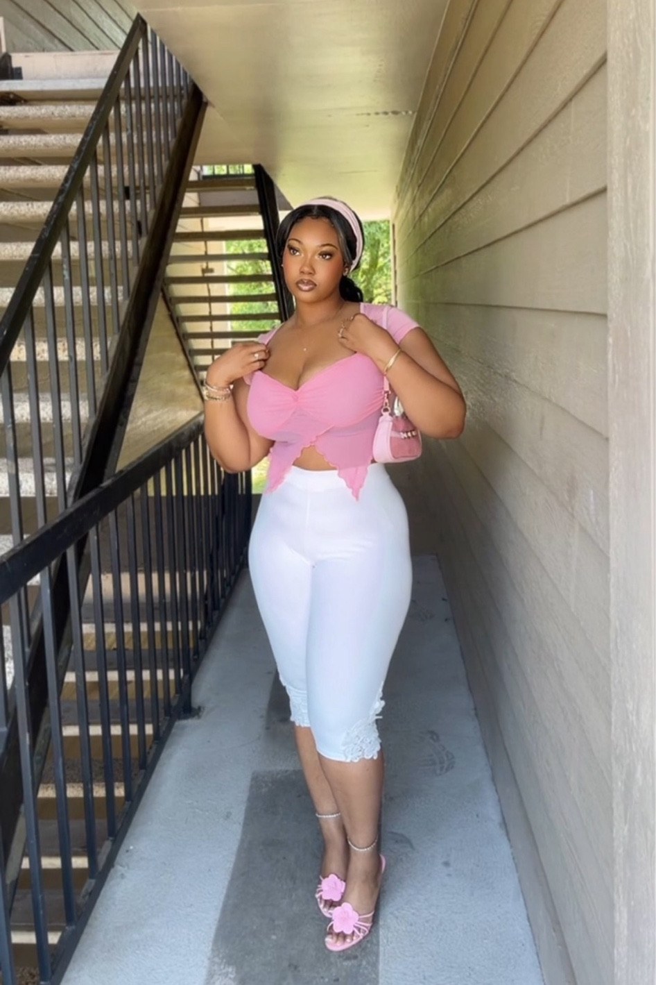 Girly Pink Capri outfit 

#LTKBeauty #LTKFindsUnder50 #LTKStyleTip