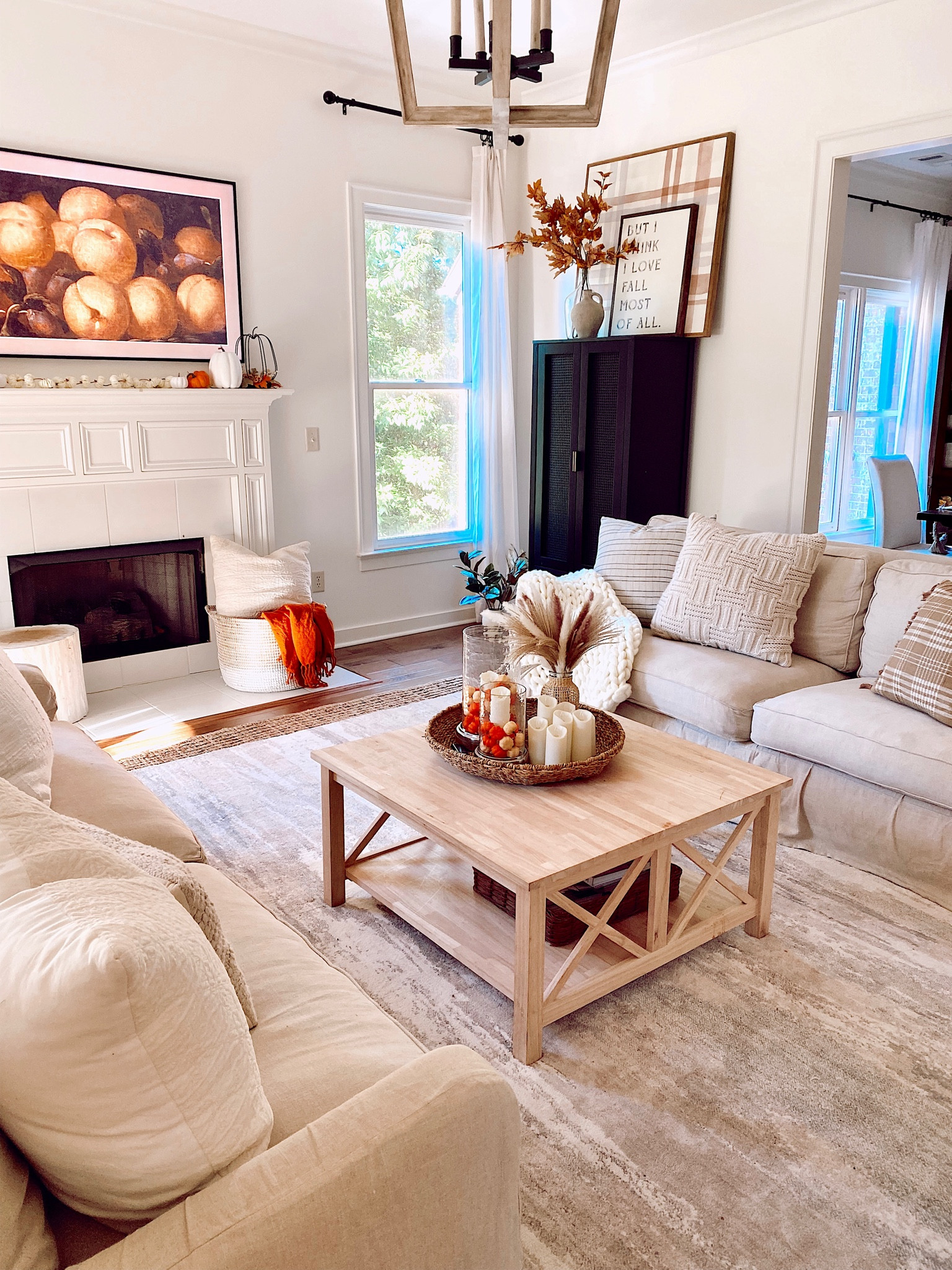 Fall decor // Living room // Fall farmhouse // Home decor 

#LTKSeasonal #LTKhome #LTKstyletip
