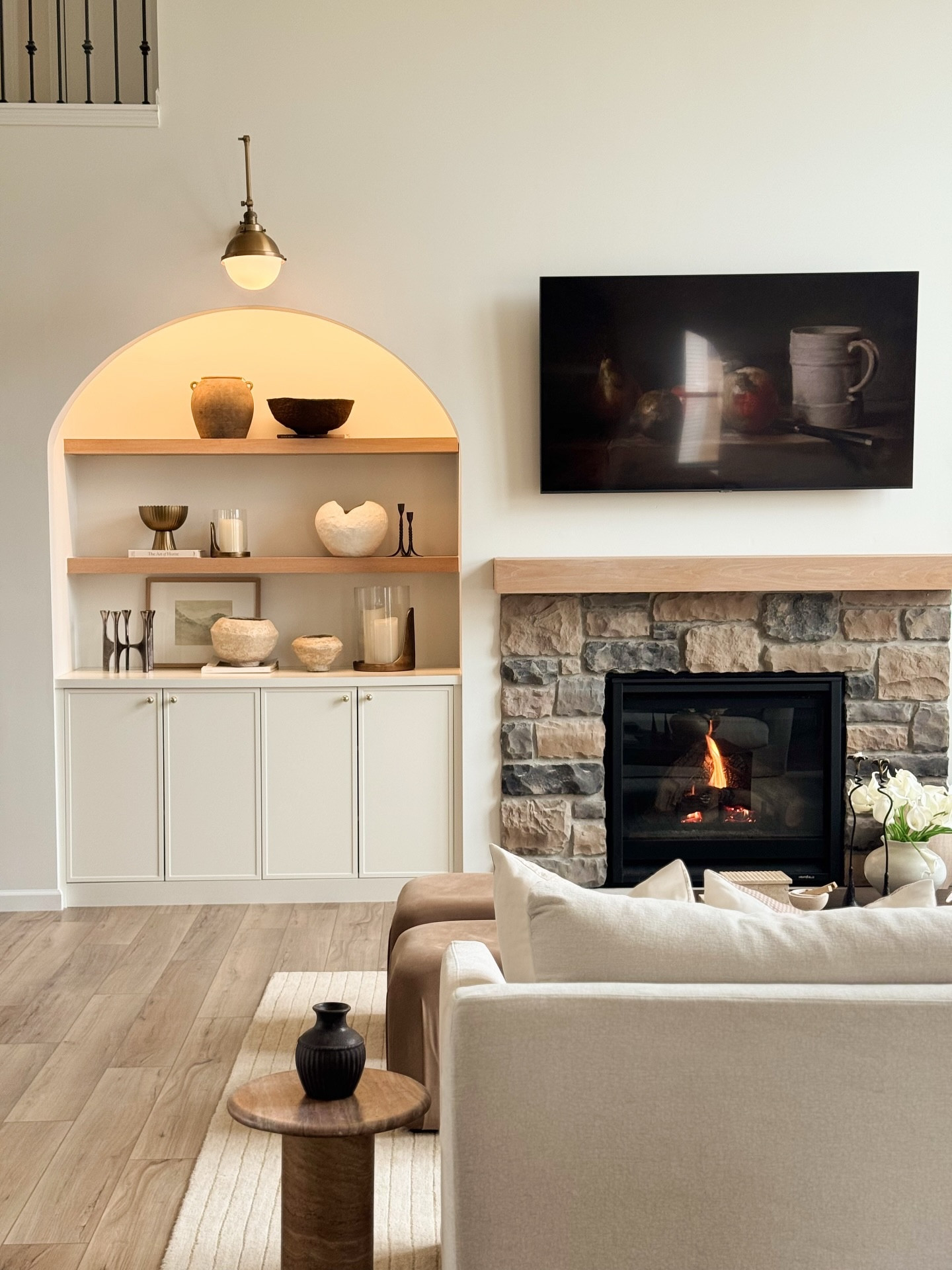 Rainy day ambience around here in our great room🕯️💫

#springhomedecor #transitionalhomes #modernorganicdesign #homeinteriors

#LTKSpringSale #LTKHome #LTKdayinmylife