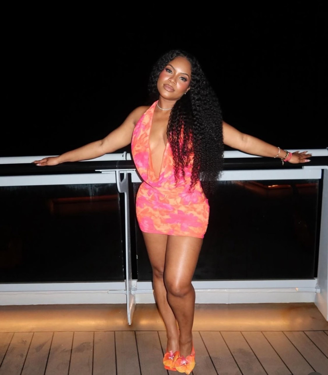 Y’all… these shoes had absolutely no business being this cute. 😍🌺
The second I put this outfit on, I already knew it was coming with me on vacation. The colors, the fit, the heels… chef’s kiss. #vacationlooks #summeroutfit

#LTKdayinmylife #LTKootd