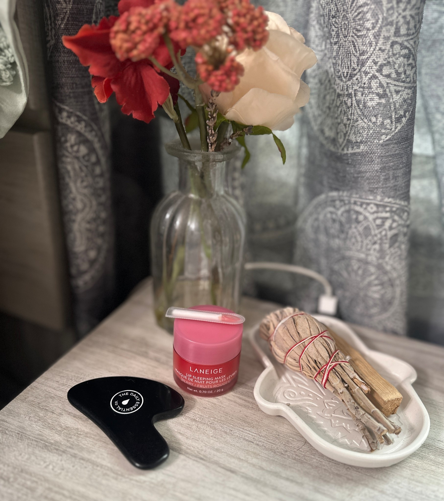 Nighttime routine, vitamin c serum, lip mask and Gua sha🧖🏽‍♀️💆🏽‍♀️🪬

#SelfCare #Wellness 

#LTKBeauty