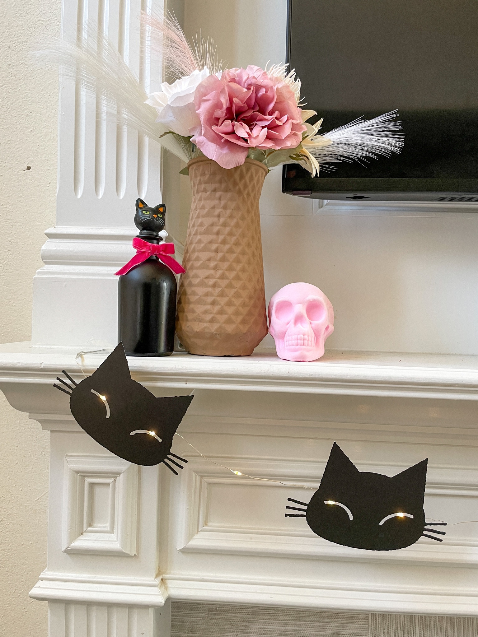 It’s beginning to look a lot like Halloween!👻🎃 🐈‍⬛  

#LTKhome #LTKSeasonal #LTKHalloween