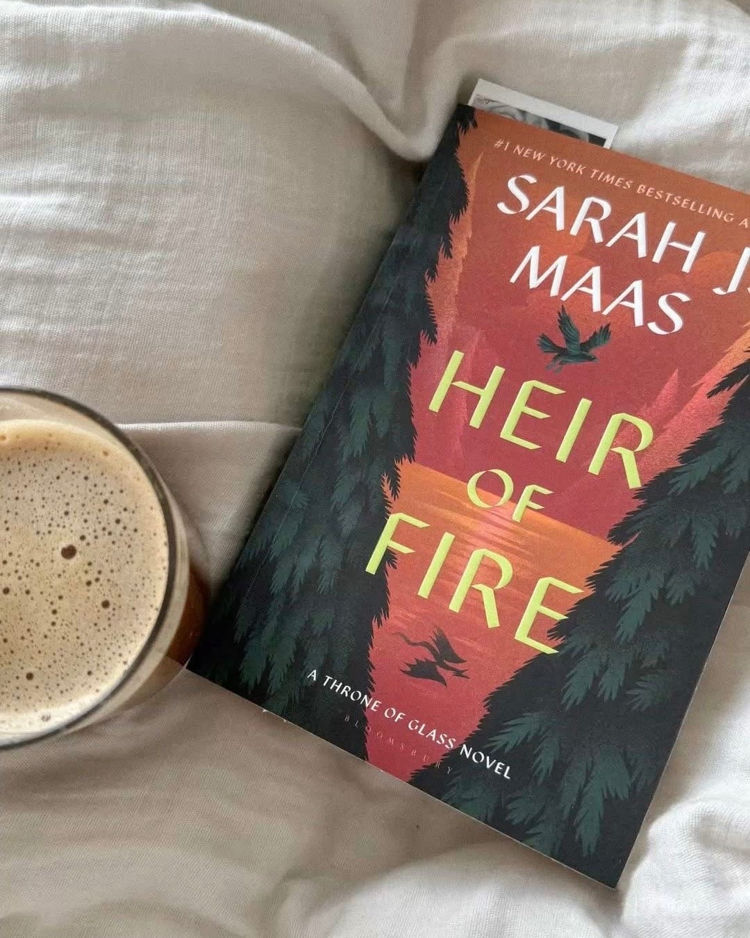 Heir of Fire is book three in the Throne of Glass series by Sarah J. Maas—and yes, I’ve officially read them all. #ThroneOfGlass #SarahJMaas #FantasySeries #Bookstagram #Romantasy #SeriesComplete