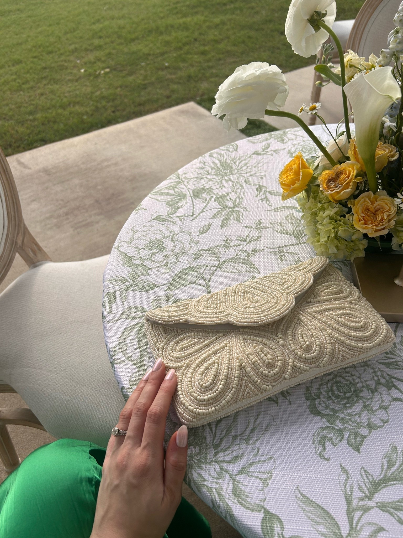 My favorite clutch for weddings and events from @Lulus

#LTKgrwm #LTKootd #LTKWedding