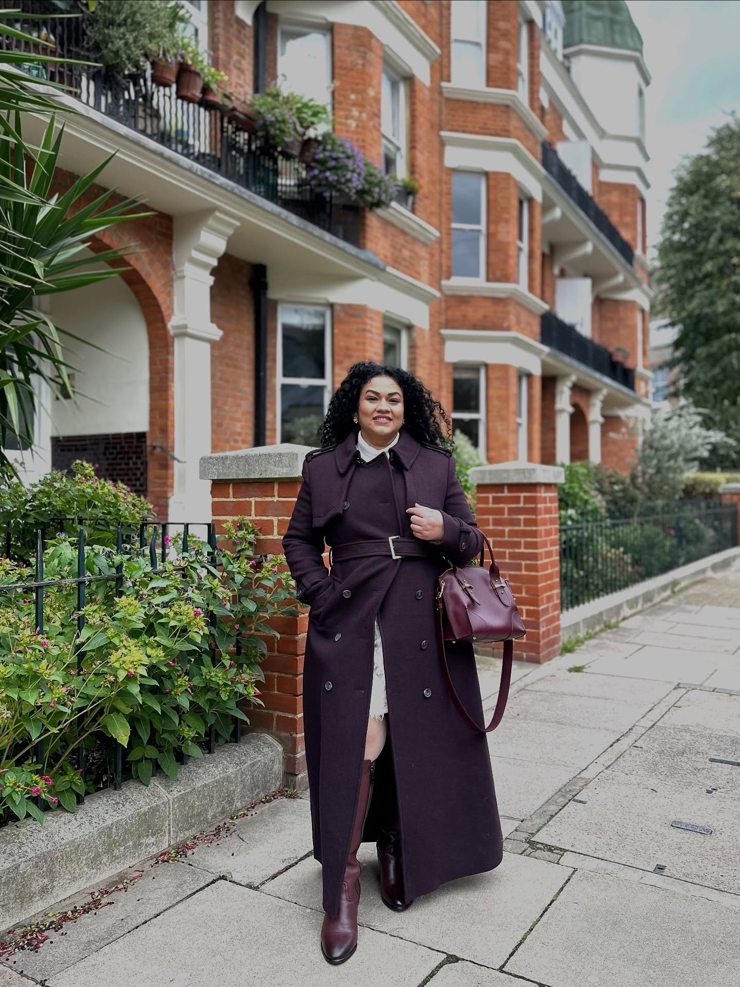 AdThere’s something so powerful about finding the coat – the one that’s timeless, beautifully structured, and actually made to fit petite proportions. 
This @karen_millen piece ticks every box: the colour is rich and sophisticated, the tailoring sits just right on a petite frame and the overall look is effortlessly chic.

Yes, it’s an investment – but a coat like this isn’t just for one season. It’s the kind of piece that becomes part of your signature style year after year. Because when proportions are right and the design is this striking, it doesn’t just keep you warm – it makes you feel like the best version of yourself every time you wear it.

I’d love to know — what’s been your biggest struggle with finding the right outerwear as a petite? Is it sleeve length, overall length, or the way proportions sit on your body? Let’s share tips so we can all find coats that don’t just fit, but flatter.

#petiteandcurvy #petitestyle #loveyourbody #shortgirlproblems #shortgirlstyle #karenmillen