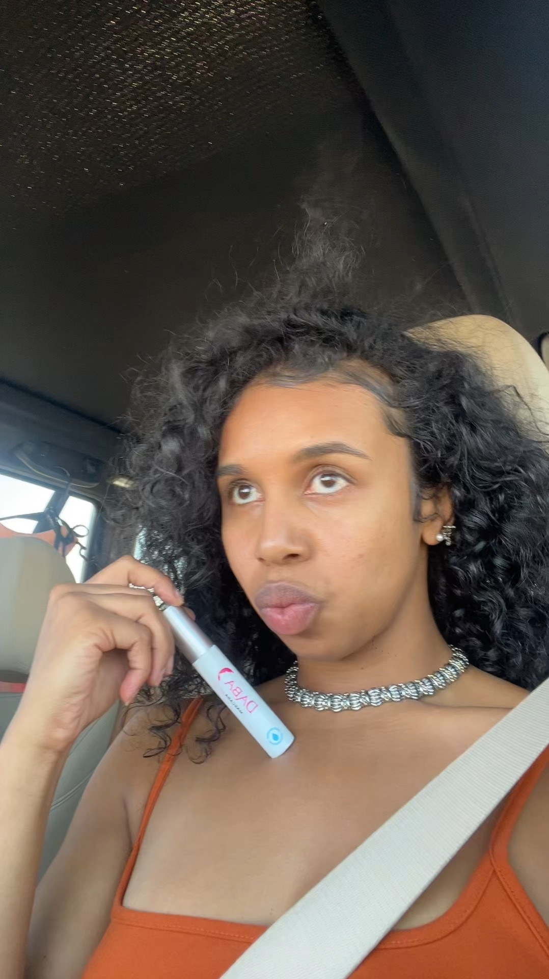 If you want the look of voluminous lashes without putting on fake ones, you NEED this product!! 

#dabalash #lashes #eyemakeup #notgoncry #vegan #natural 