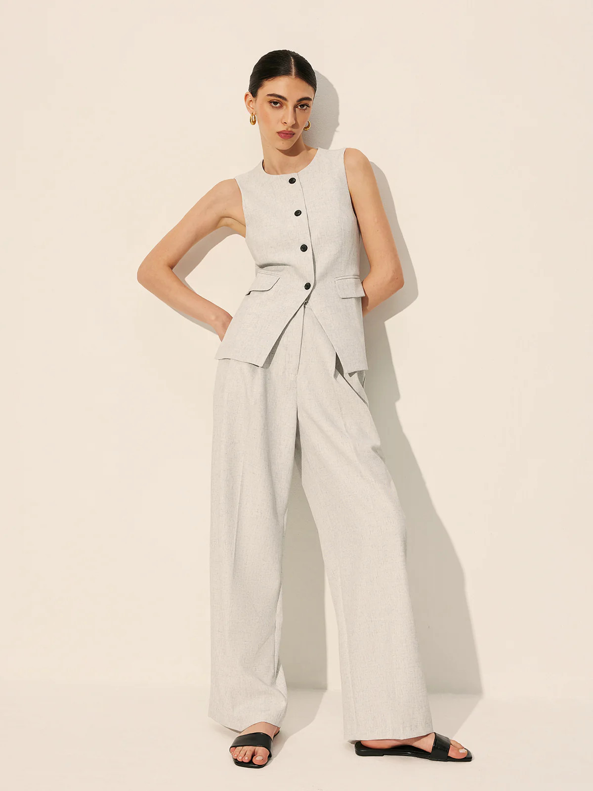 Pockets Sleeveless Tailored Vest | Commense