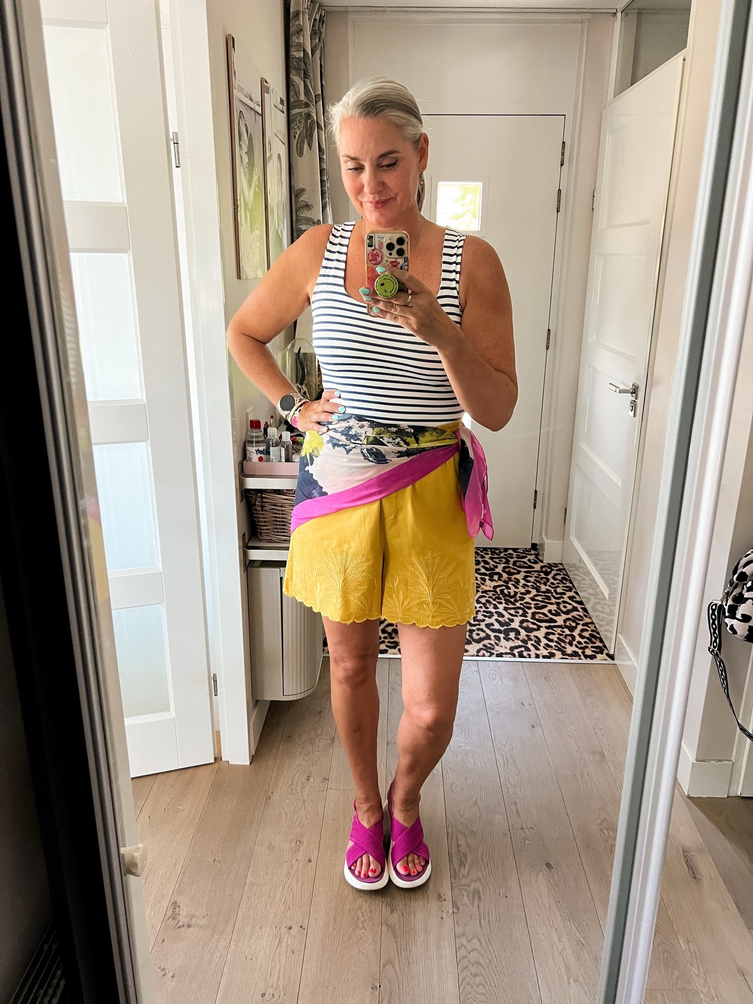 OOTD - Zondag. Gele shirt met zijde en borduursels (42), gestreepte top (Zara, L), sjaal is oud en ik weet niet meer van waar en fuchsia sandalen.

#LTKnederlands #LTKeurope #LTKsummer