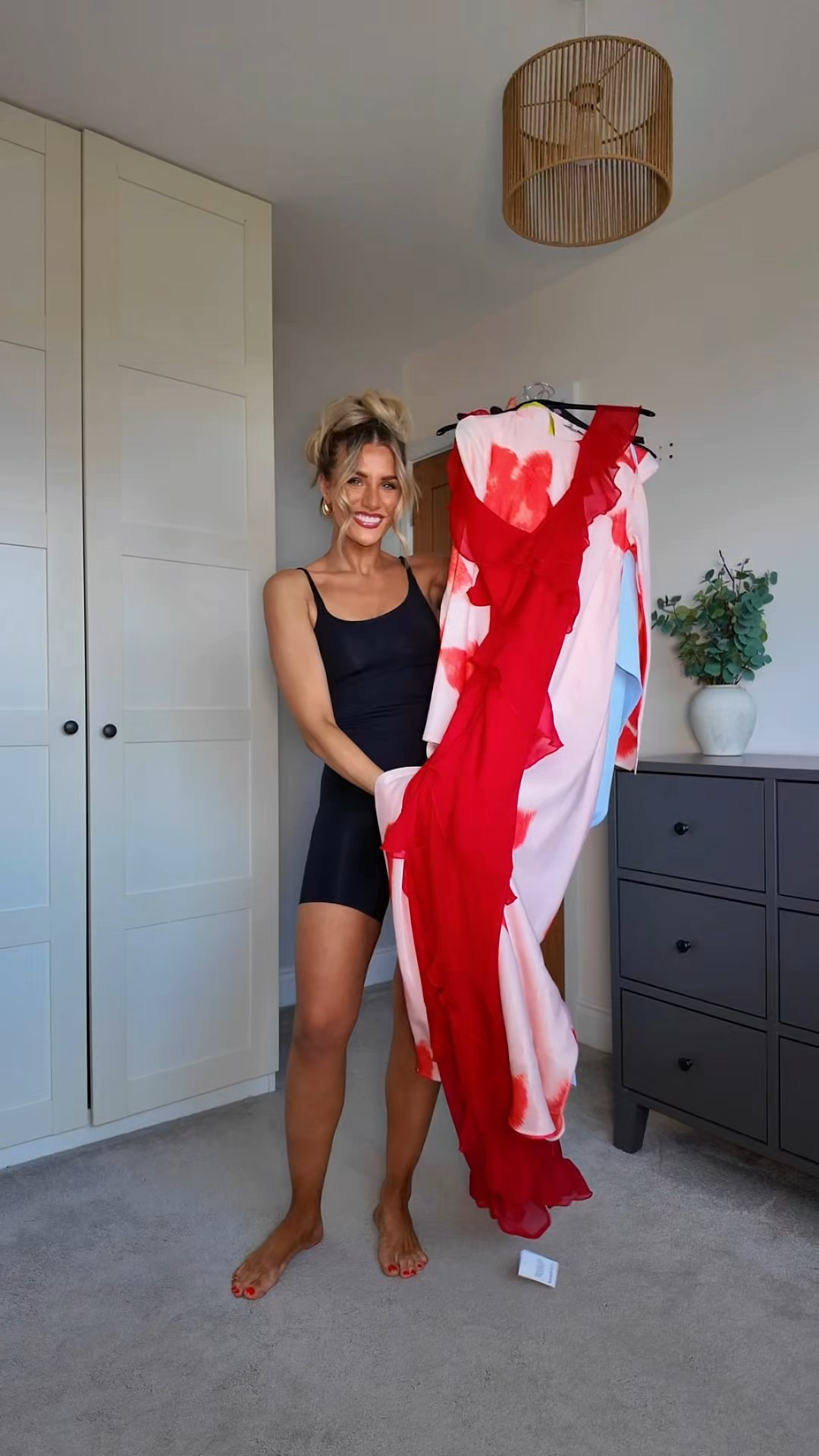 My favourite kinda video! Wedding guest / occasion dresses are back!!! Some of these are absolutely beautiful!! And so affordable! Anything boohoo girls remember my code CHLOEWAR for extra money off! 

#weddingguest #weddingguestdress #occassiondresses #occassiondress 

#LTKwedding #LTKspring #LTKuk