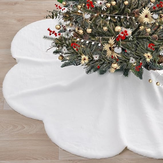 Baccessor White Christmas Tree Skirt 36 Inch Scalloped Faux Fur Plush Soft Xmas Tree Skirt Small ... | Amazon (US)