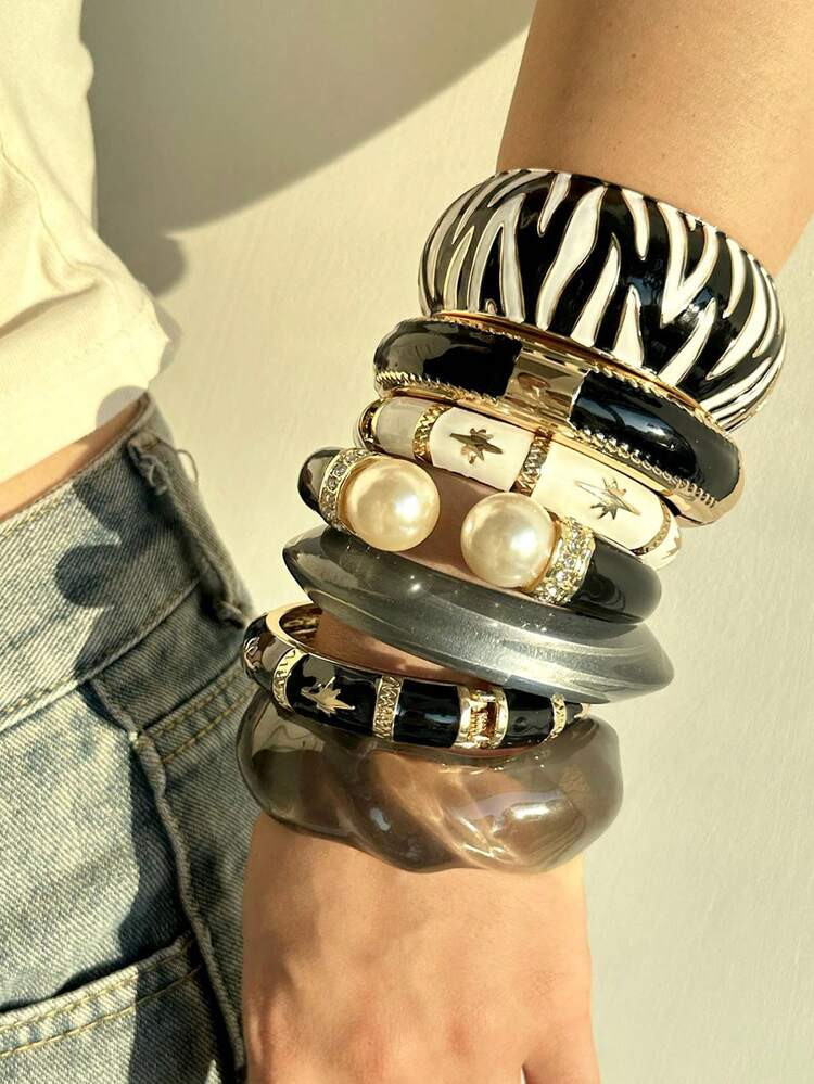 Black and pearl bangle | SHEIN