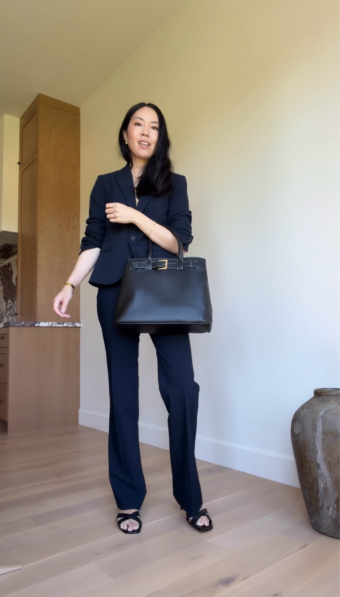 This modern suiting option is the only way to dress for work. 

#officeoutfit
#modernworkwear
#AnnTaylor
#classicstyle
#AnnTaylorPartner

#LTKgrwm #LTKootd #LTKWorkwear