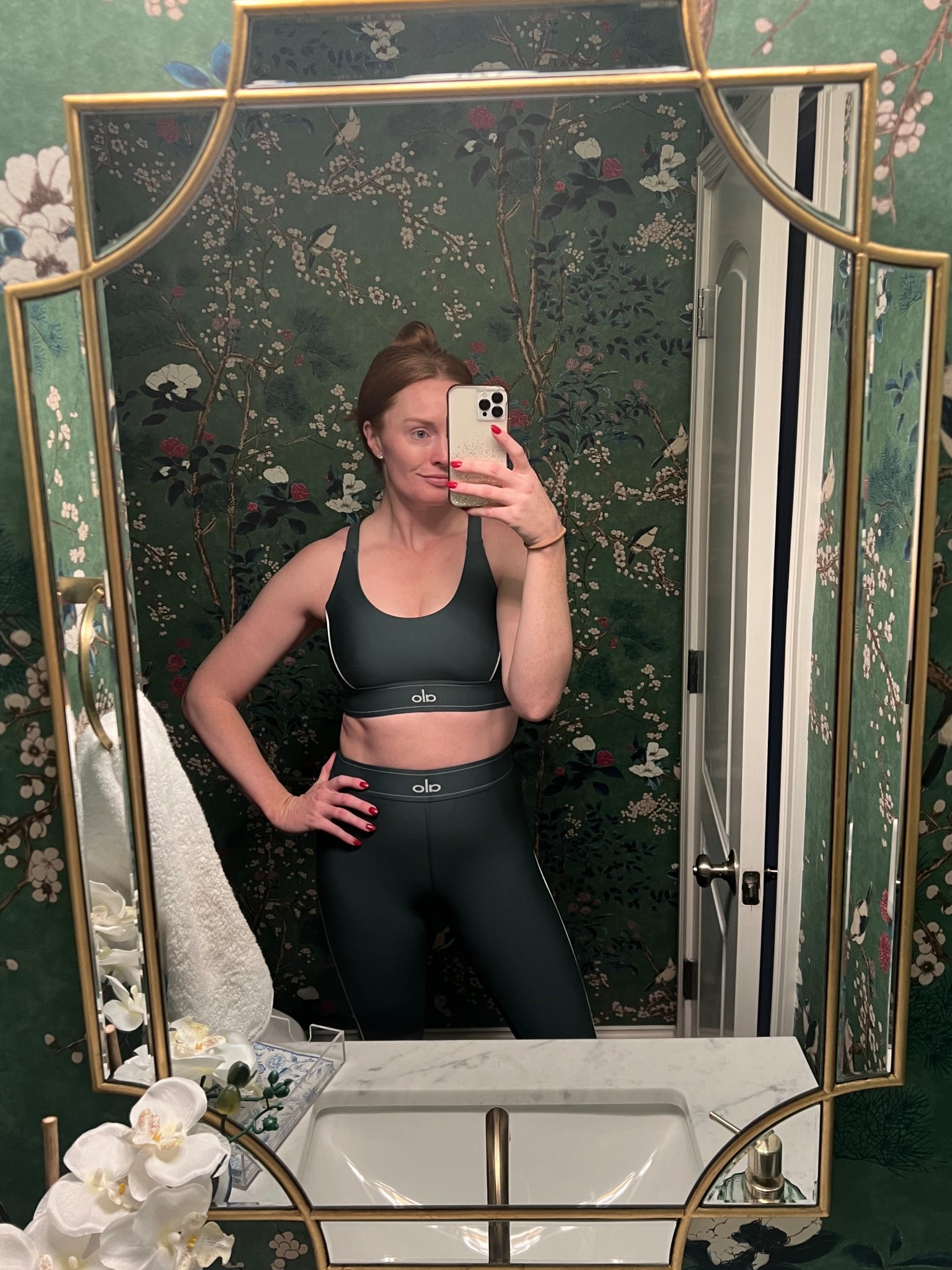 My new favorite workout set from Alo💚

Color - green 
Wearing size small in leggings and medium in top. 

Exercise - running - Pilates - yoga - athleisure - activewear 

#LTKGiftGuide #LTKSeasonal #LTKActive
