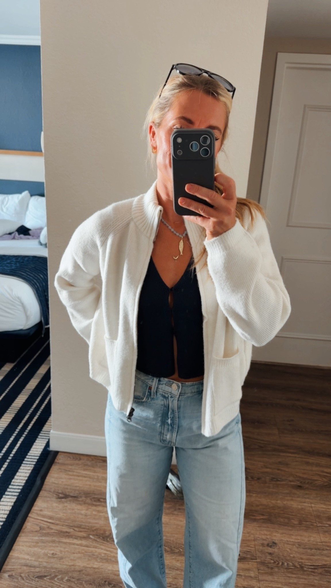 White cardigan small

#LTKgrwm #LTKootd