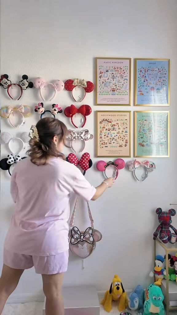 Disney Minnie Ears Wall