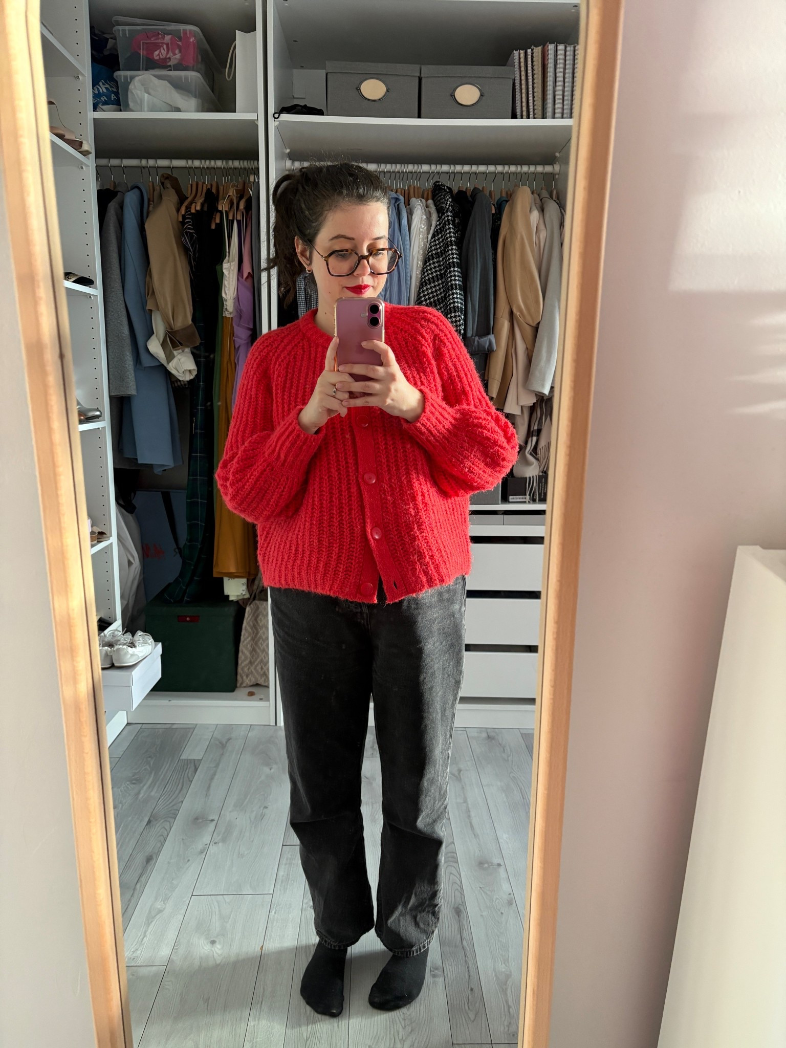 Look du jour 20/11
Un gilet rouge et un jean

#LTKstyletip #LTKfrance #LTKautumn