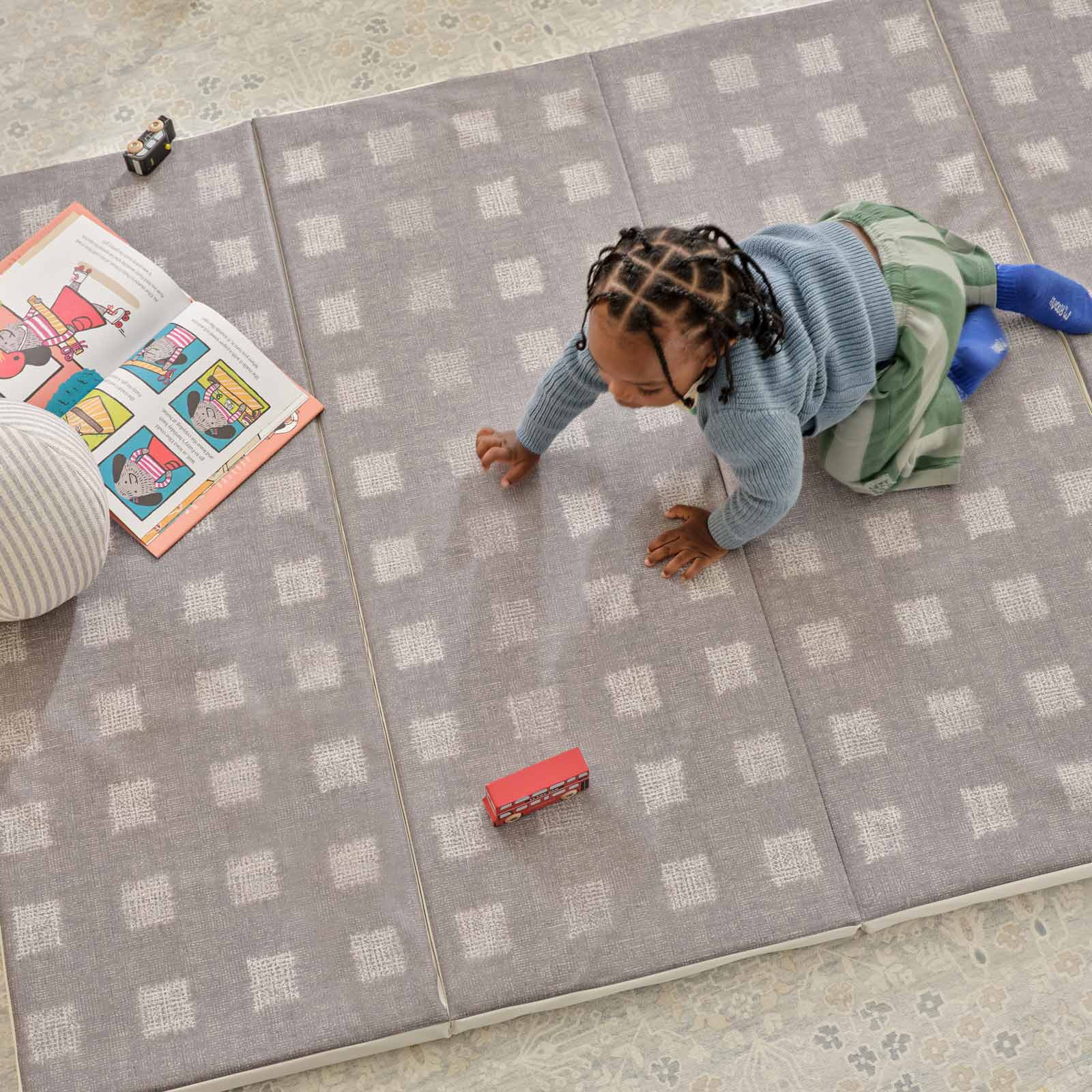 Foldable Foam Tumbling Mats for Kids in Levi | House of Noa | House of Noa