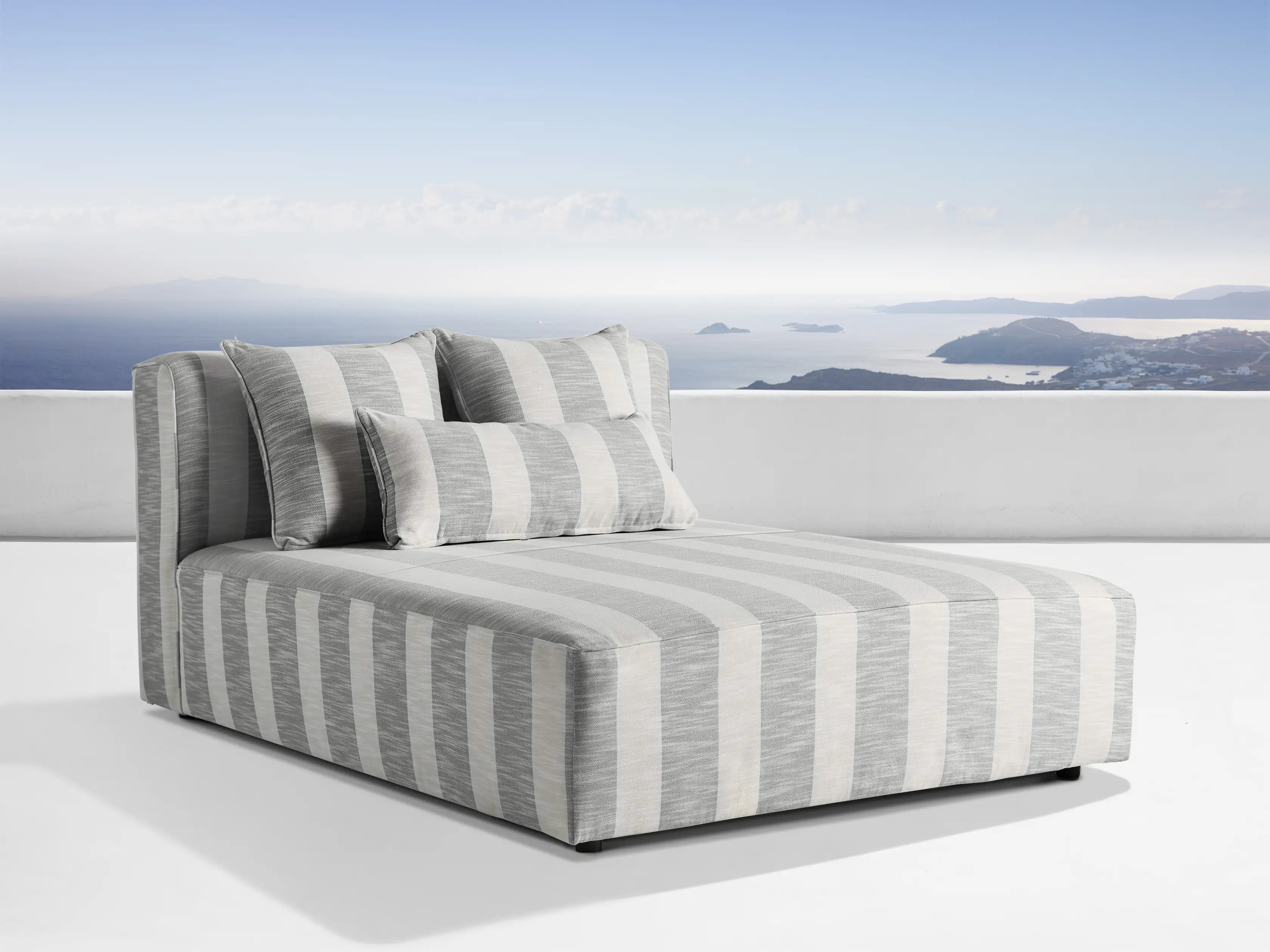 Andaz Outdoor Chaise | Arhaus