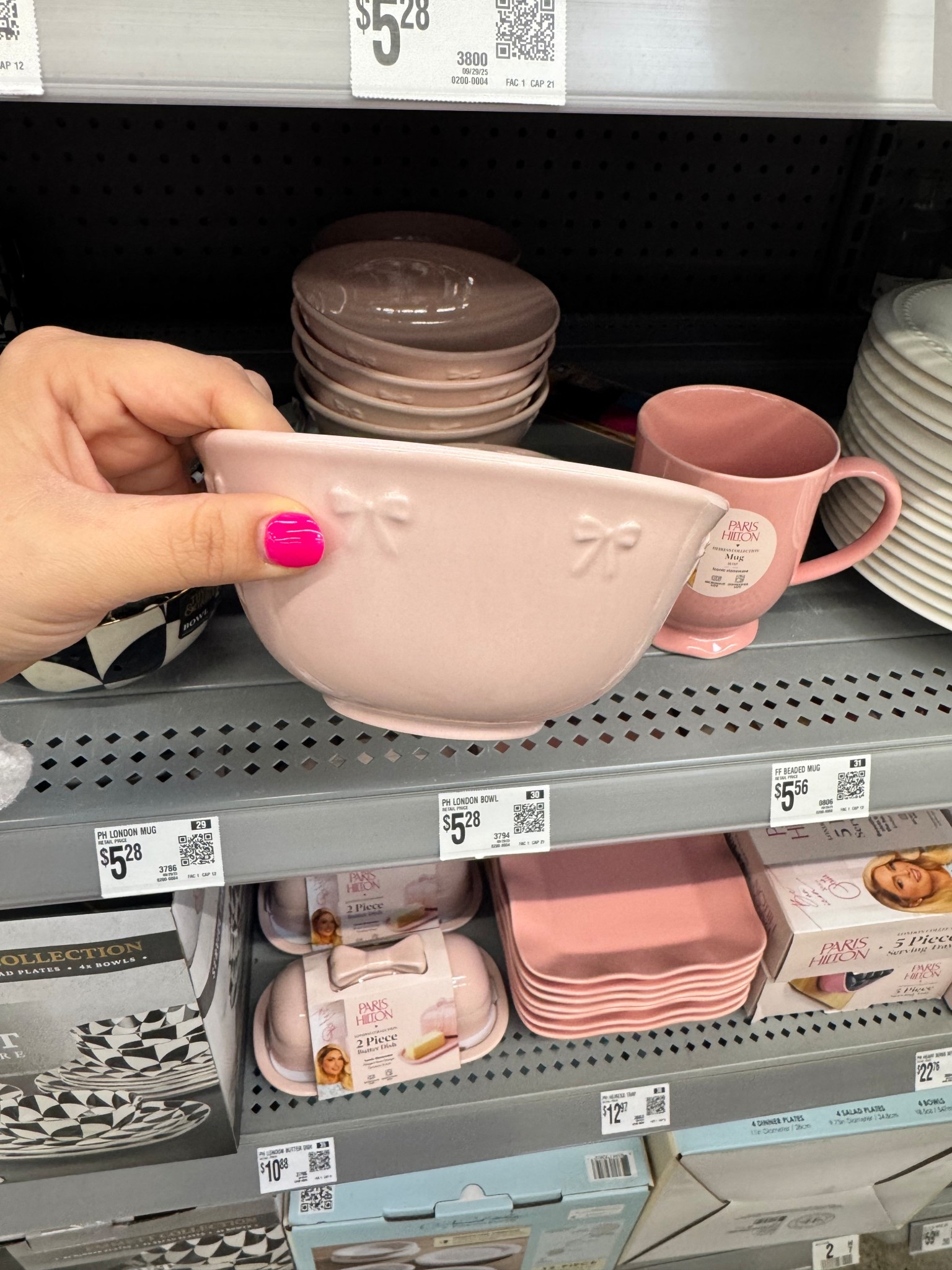 Pretty little baby 🎀 the perfect bowl! Grab it now at Walmart 🩷 