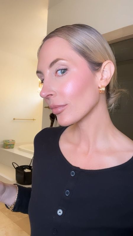 This is the best highlight. I use it over my blush and it gives a subtle sheer pink and extremely natural glow. I love it in the shades 8 & 11. Unreal / natural looking highlight. 

@nordstrombeauty #ad #nordstrompartner #nordstrombeautypartner #nordstrombeauty 

All my everyday makeup:
Concealer:  Cle de Peau - Almond or Beige
Undereye: Becca - Light/Medium
Foundation: Mac Studio Fix - NW18
Powder: MAC Studio Fix - NW20
Bronzer: Hourglass - Ambient Light
Blush: Hourglass - Sublime Flush
Highlight: Armani Glow - color 8 & 11
Eyeliner: MAC 
Mascara: YSL lash clash - Noir  
Brows: Anastasia Beverly Hills - Ash Brown in Taupe
Lips: Armani - 500 
Lips: YSL 44 & 200

Everything is from Nordstrom! Get 3x the points on beauty  

#LTKBeauty #LTKFindsUnder100