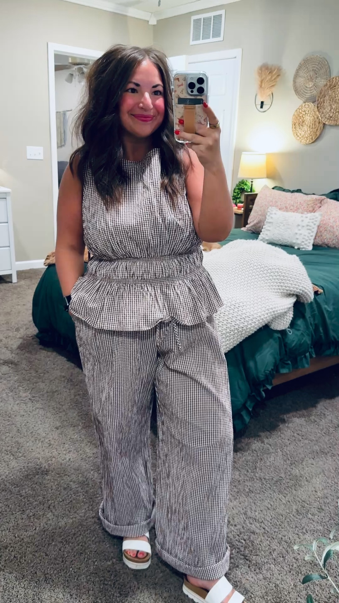 Two-piece sets just make getting dressed too easy 🙌 cute, comfy, and instantly put together!

sandals: fit true to size // wearing a 5
pants: fit oversized // wearing a large
top: fits oversized // wearing a large (would prefer a tighter fit for the style of top) 

 

#LTKootd #LTKMidsize #LTKWorkwear