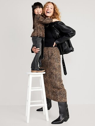 Maternity Long-Sleeve Twist-Front Bodycon Dress | Old Navy (CA)