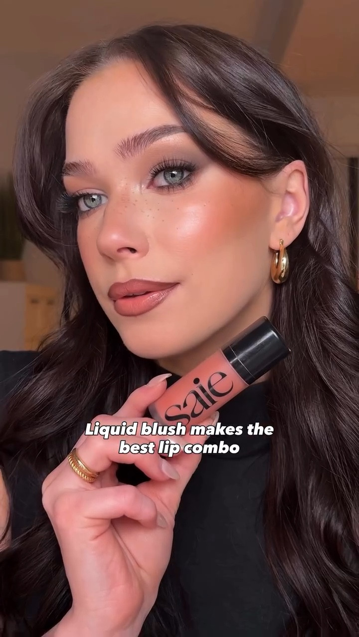1 product, 2 places, way better makeup 🫶🏻
Cream makeup is so versatile and this is your sign to actually use it that way, cohesively! 

Lip combo details: 
Blush topper: @saiebeauty rosy dew blush
Liner: @makeupforever 608 limitless brown
Lipstick: @maccosmeticscanada thanks it’s Mac 

#lipcombo #creamblush #blushhack #makeuptutorial