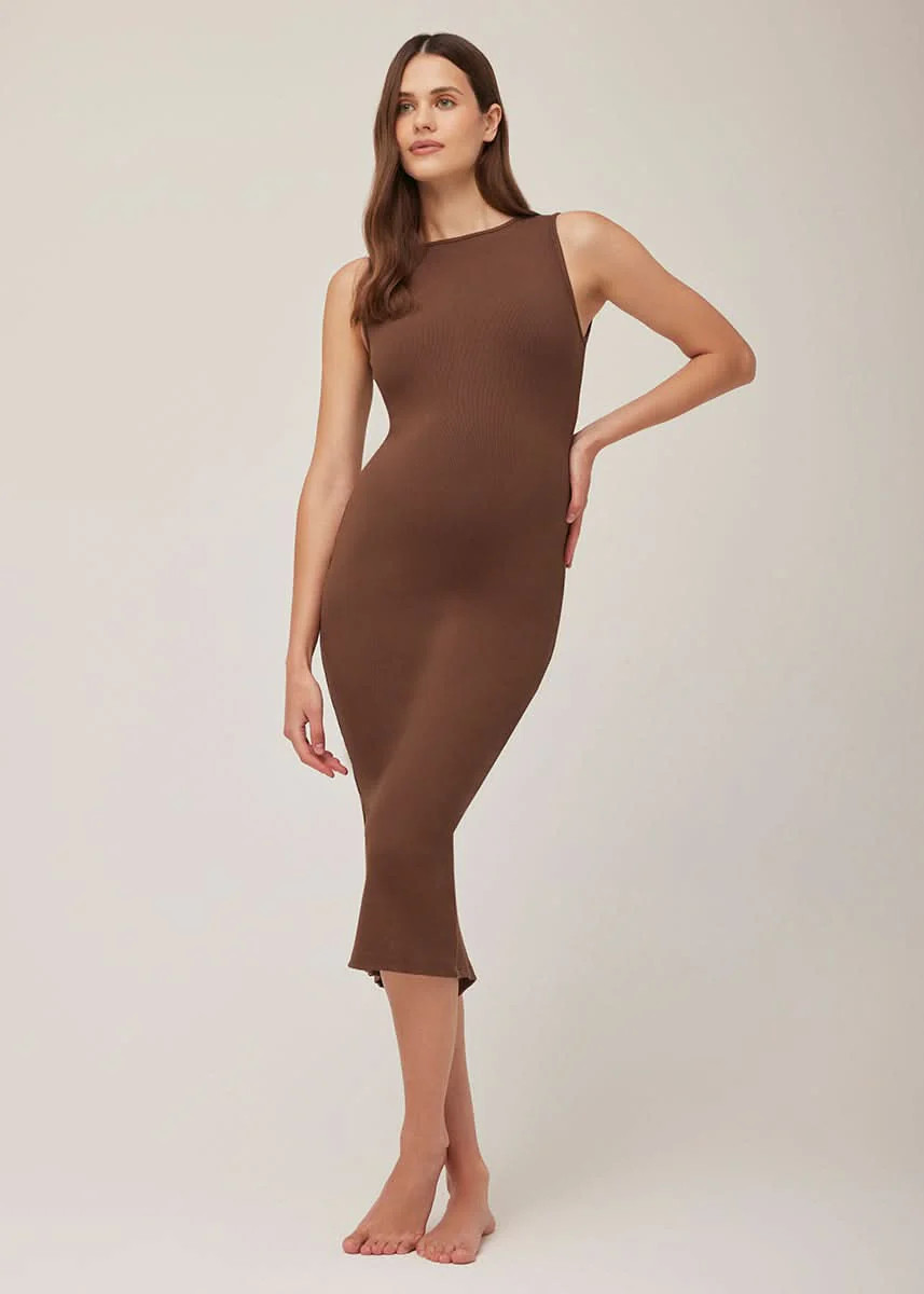 Shop The Sculpting Rib Boat Neck Midi Dress Maternity Dress | BUMPSUIT Maternity | BUMPSUIT