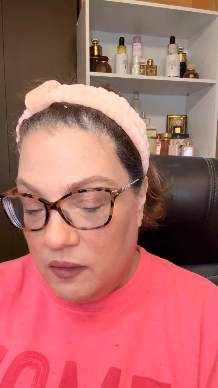 Over 40 lip trick: don’t start with lip liner. Use a lip stain first to add pigment back into lips, then line and add gloss. This makes lips look fuller and keeps color from fading. Lip combo linked here.

#over40beauty #maturebeauty #lipcombo #fullerlips #ltkbeauty #lipliner #lipstain #makeupover40

#LTKgrwm #LTKOver40 #LTKBeauty