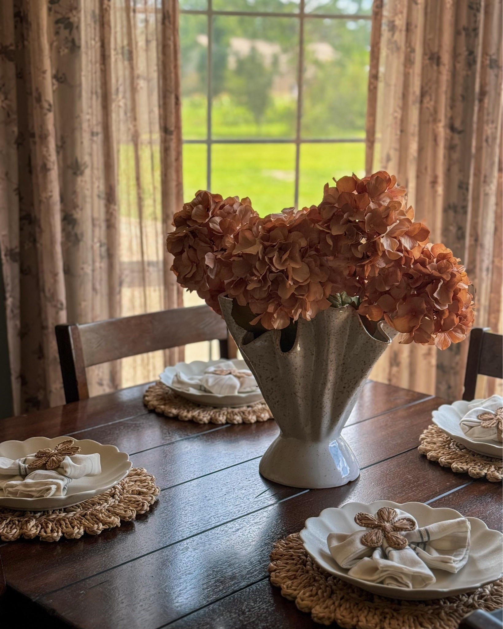 Breakfast Nook Styling
