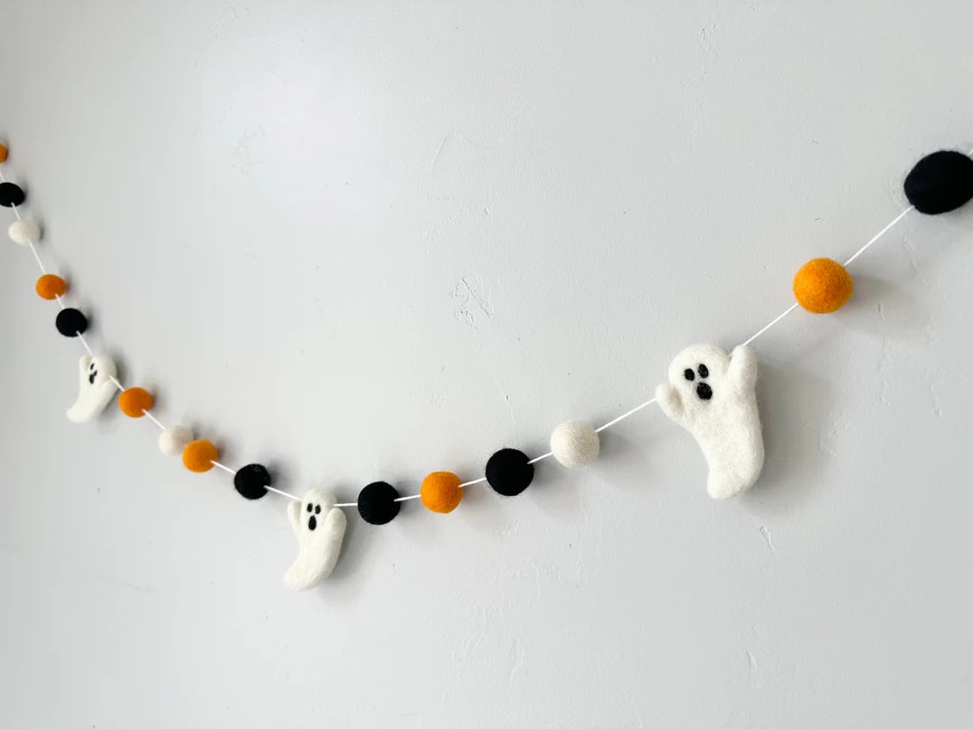 Customizable Felt Ghost Garland Spooky Halloween Felt Ball Bunting Seasonal Autumn Banner Customi... | Etsy (US)