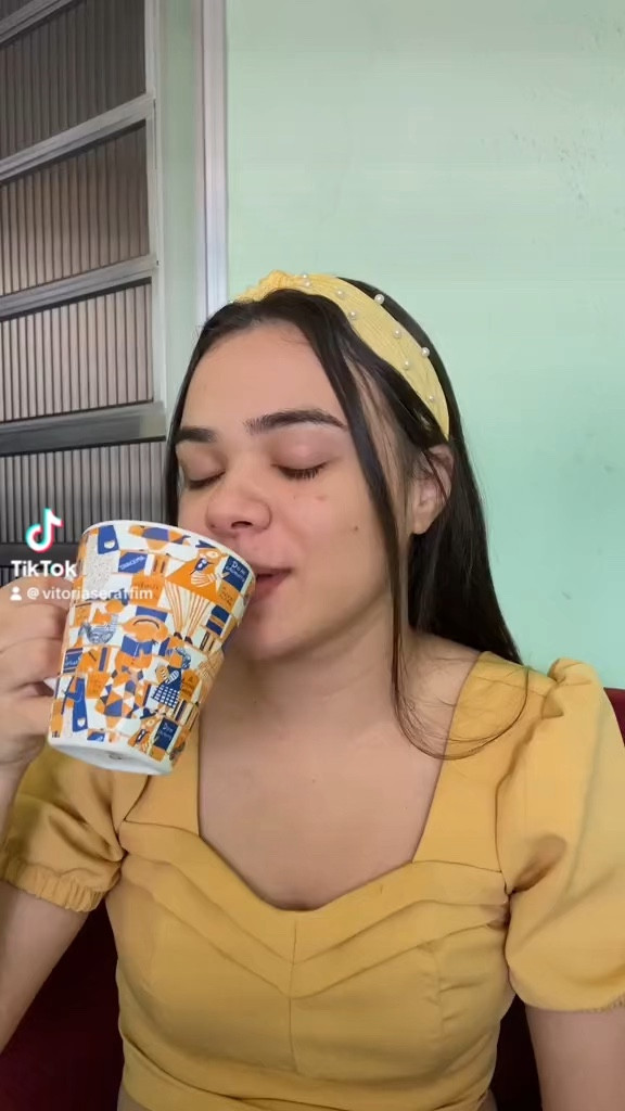 bom diaaa ☀️ vou mostrar para vocês, um pouco da minha rotina de skincare na parte da manhã, começo passando um hidratante facial ( estou usando o antioxidante hidratante da sallve, ele controla a oleosidade e hidrata a pele ), depois passo o protetor solar ( estou usando o protetor solar toque seco FPS50 da sallve, ele possui alta proteção contra os raios UVA/UVB ), e estou pronta para começar o dia. lembrando que eu tenho cupom de desconto na @sallve , usando o cupom 30#VITORIASERAFFIM , vocês ganham R$30 de desconto nas compras acima de R$129. •publi
.
#skincaredaVih #sallve

#LTKshoecrush #LTKfindsunder50 

#LTKbrasil