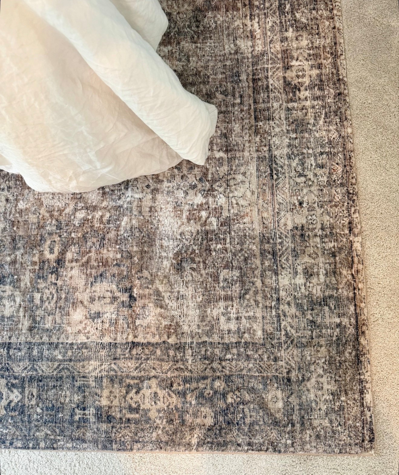 Moody bedroom rug, Loloi rug, Loloi cloudpile, subtle rug, soft rug, bedroom rug, modern vintage rug, vintage print rug, modern rug

#LTKmomlife #LTKHome