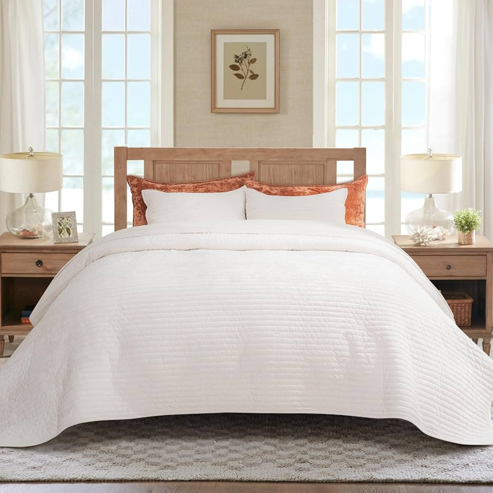 EVERGRACE Velvet Quilt Set King Size, Luxurious Soft Striped Channel Bedding Set, Lightweight Vel... | Amazon (US)