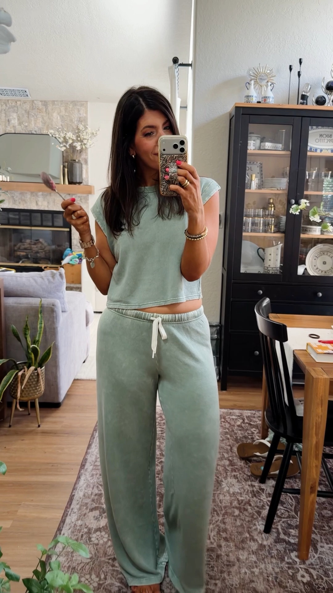 In a medium top and medium tall bottoms 

LTKAERIE20

#LTKSaleAlert #LTKTall #LTKMidsize