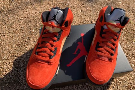 Women’s Air Jordan 5 retro in Martian sunrise are 🔥🔥. Love these!! #NikeAirJordan #AirJordanRetro #sneakers #Sneakerheads #SOTD #Shoes #Fashion 
