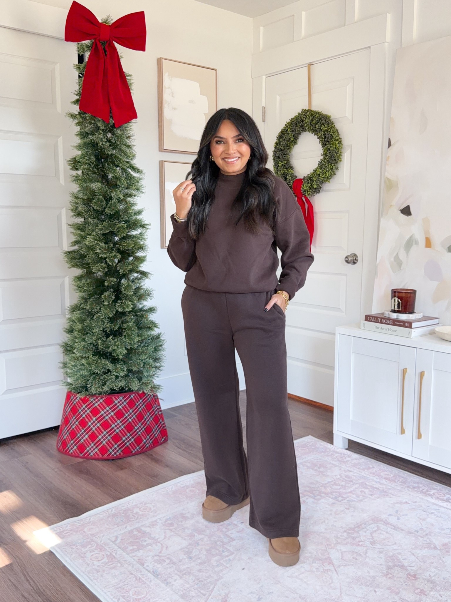 Abercrombie Black Friday Sale! Use code CYBERAF for an extra 15% off! 
Abercrombie Black Friday Sale!
Dark coffee brown wide leg sweatpant size xs short TTS
Sweatshirt is sold out but i linked similar options
Uggs boots size 5 TTS



#LTKPetite #LTKHoliday #LTKSaleAlert
