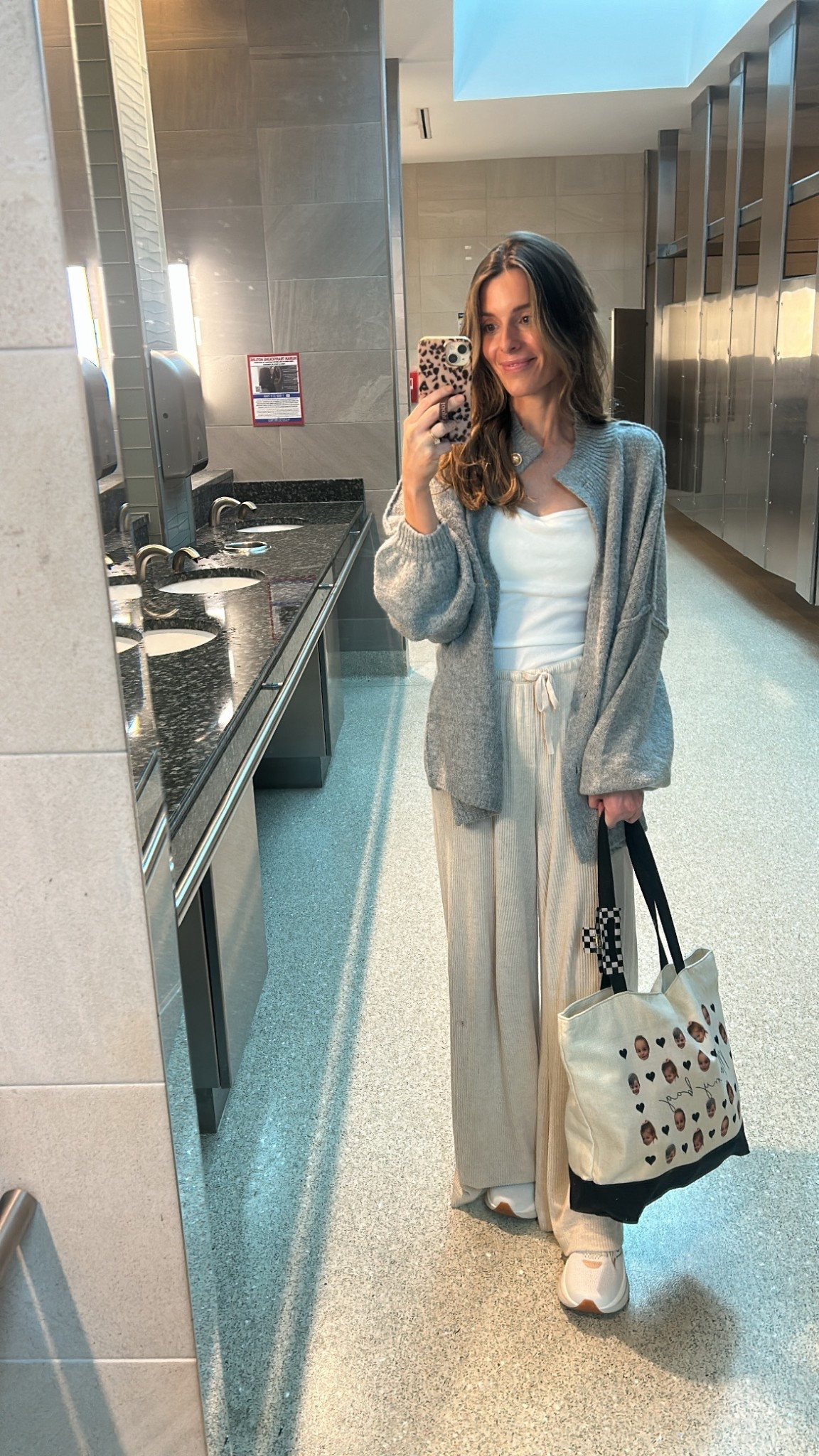 the absolute comfiest outfit 🤍

#LTKmomlife #LTKootd #LTKdayinmylife