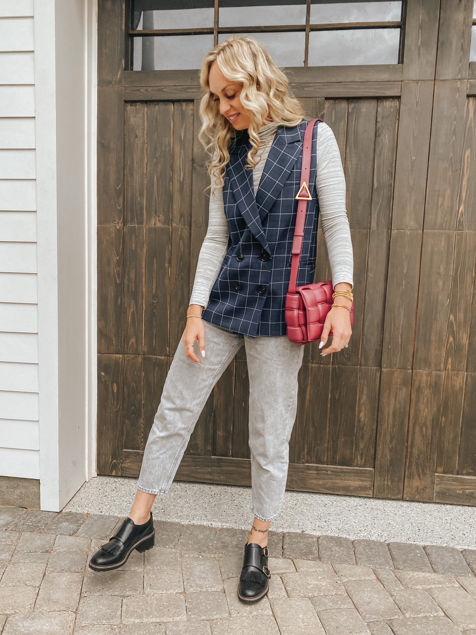 Showing off my preppier side today💙🤍

#LTKshoecrush #LTKunder50 #LTKstyletip