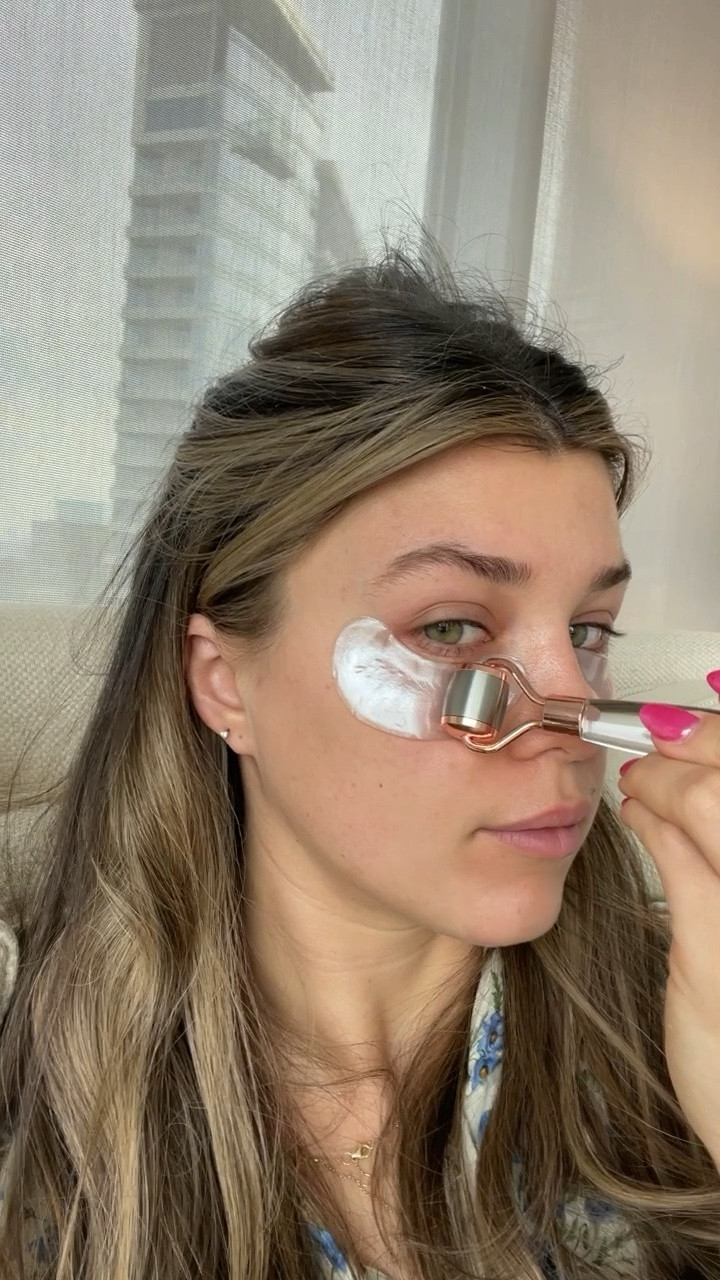 My go to fav eye patches! Been using this roller with them lately too to really help depuff ✨

#LTKbeauty