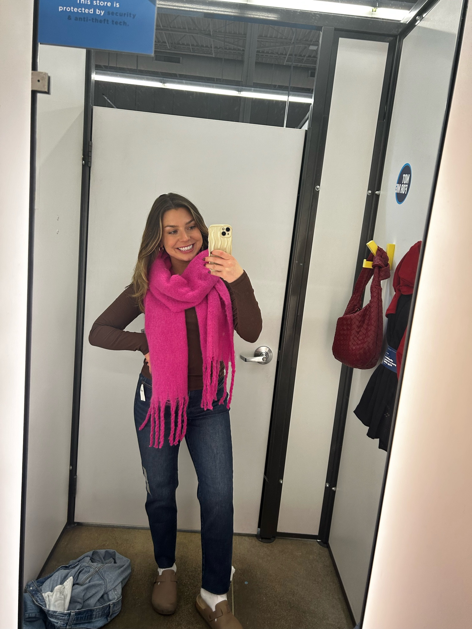 Such a cute, comfy outfit for December! 🤎 huge sale too! 

#LTKSaleAlert #LTKHoliday #LTKFindsUnder50